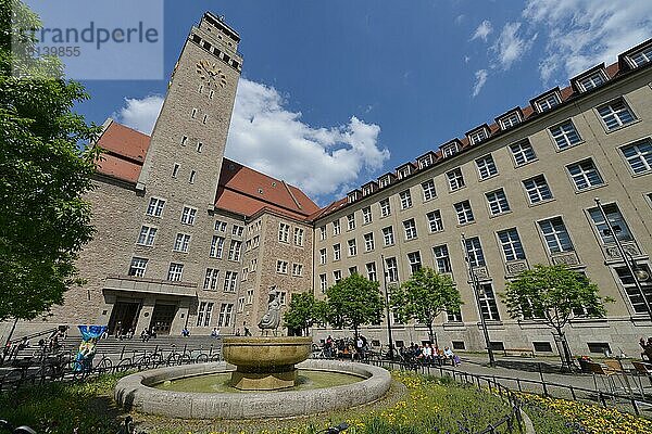 Rathaus Neukölln  Karl-Marx-Straße  Neukölln  Berlin  Deutschland  Europa