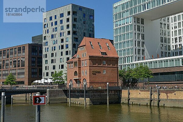 Altes Zollhaus  Spiegel-Verlag  Ericusspitze  Hafencity  Hamburg  Deutschland  Europa