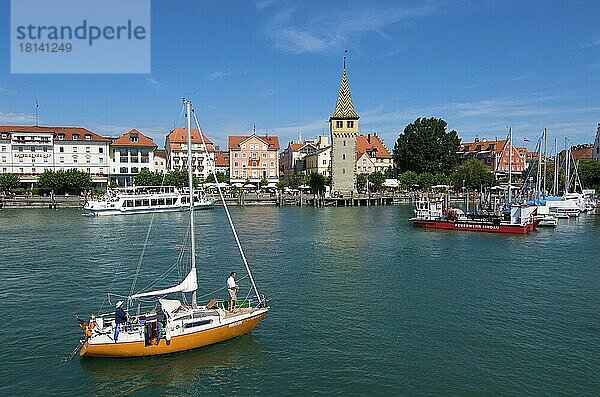 Hafen mit Mangturm  Lindau  Bodensee  Bayern  Deutschland  Europa