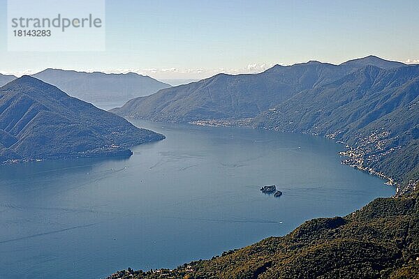 Lago Maggiore  Brissago-Inseln  Blick von Berg Cardada  Orselina  Kanton Tessin  Ticino  Langensee  Isole di Brissago  Schweiz  Europa