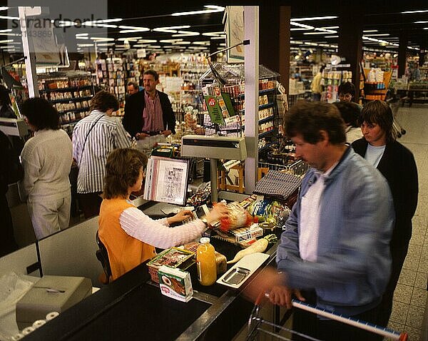 Unna. Supermarkt Plaza. ca. 1988