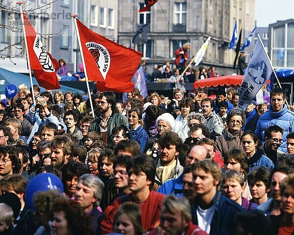 Essen. Ostermarsch Ruhr 1988. Hier am 2. 4. 1988