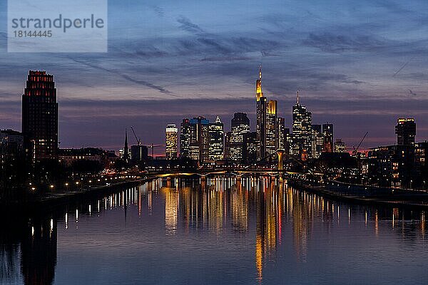 Skyline Frankfurt  Frankfurt  Hessen  Deutschland  Europa