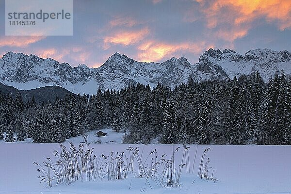 Wettersteinmassiv  Geroldsee  Bayern  Deutschland  Europa