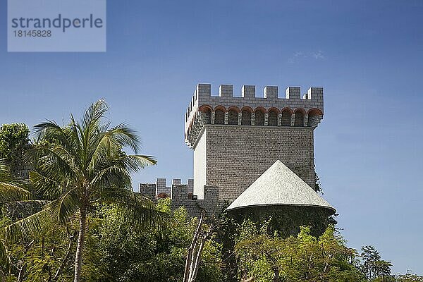 Burgturm  Ausflugs-Burg bei Hotel-Resortanlage Sea Link  Mui Ne  bei Phan Thiet  Vietnam  Asien