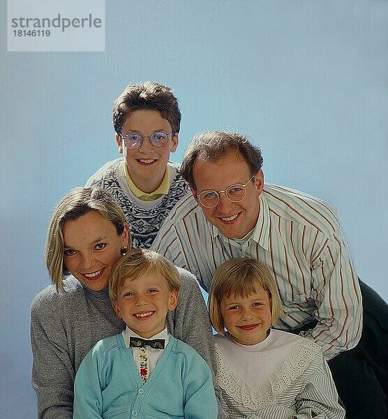 Familie mit 3 Kindern  Gruppenfoto