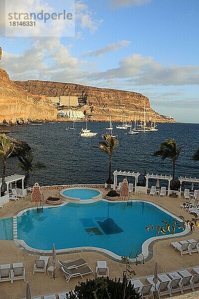 Swimmingpool  Puerto de Mogan  Gran Canaria  Kanarische Inseln  Schwimmbecken  Spanien  Europa