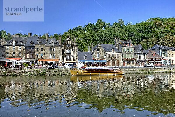 Alter Hafen von Dinan  Bretagne  Frankreich  Europa