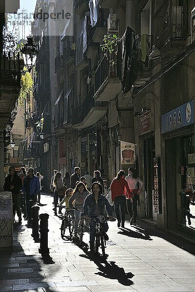 Altstadtgasse  Barcelona  Katalonien  Spanien  Europa