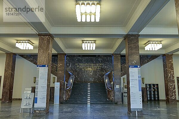 Foyer  Hauptgebäude  Humboldt-Universität  Unter den Linden  Mitte  Berlin  Deutschland  Europa