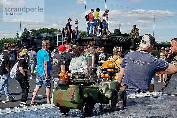 ADAC Truck-Grand-Prix 2022  Industriemesse  Leopard-Panzer der Bundeswehr. Nürburgring  Rheinland-Pfalz  Deutschland  Europa