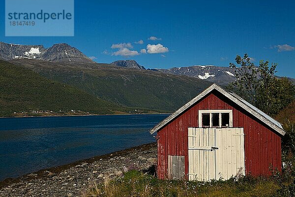 Fjord an der E6  Nordnorwegen