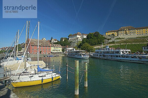 Ausflugsschiff im Hafen in Meersburg  Bodensee  Baden-Württemberg  Deutschland  Europa