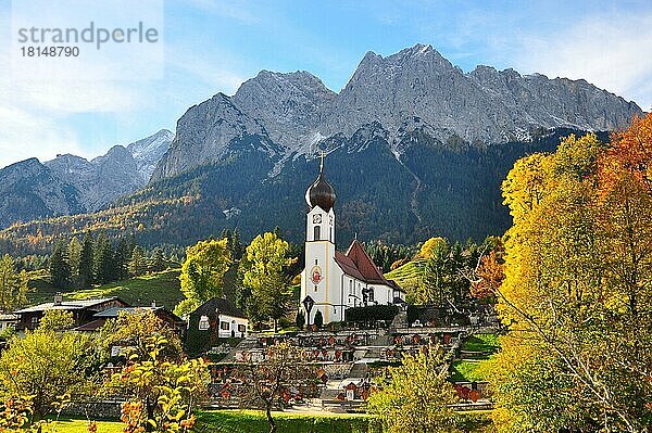 Dorfkirche  Gebirge  Grainau  Bayern  Deutschland  Europa