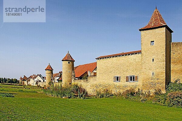 Mittelalterliche Stadtmauer  Wehrtürme  Mainbernheim  Unterfranken  Bayern  Wehrturm  Deutschland  Europa