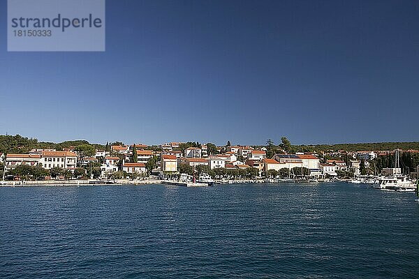 Yachthafen von Malinska  Insel Krk  Kroatien  Kvarner Bucht  Adria  Kroatien  Europa