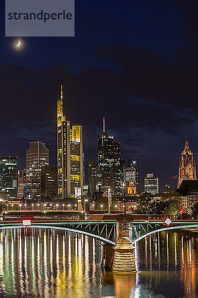 Sichelmond  Skyline  Frankfurt  Hessen  Deutschland  Europa