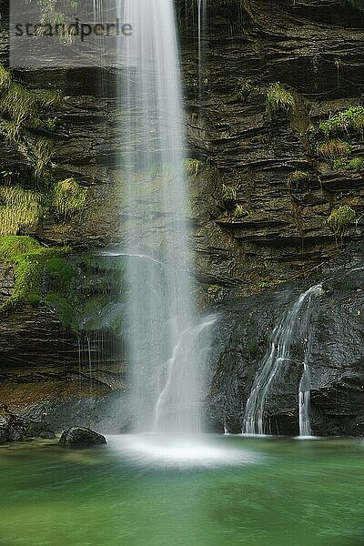Wasserfall  Tessin  Schweiz  Europa
