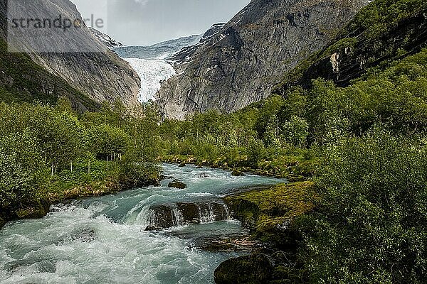 Gletschertal  Briksdalsbreen  Sogn og Fjordane  Norwegen  Europa