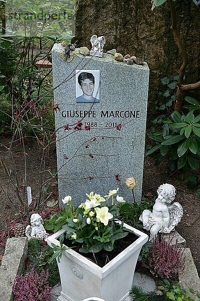 Grab  Giuseppe Marcone  Waldfriedhof Dahlem  Hüttenweg  Berlin  Deutschland  Europa
