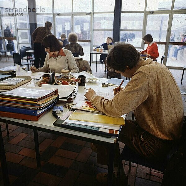 Ruhrgebiet Bildung. Gesamtschule. Lehrerzimmer. Lehrkraäte. ca. 1979-80