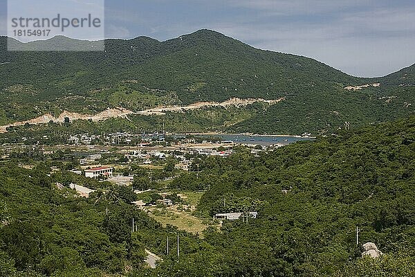 Küstenlandschaft  bei Vinh Hy  Vietnam  Asien