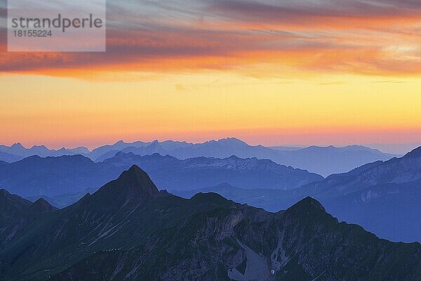 Blick vom Brienzer Rothorn  Berner Oberland  Schweiz  Europa