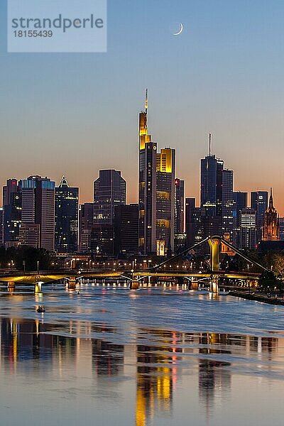 Sichelmond  Skyline  Frankfurt  Hessen  Deutschland  Europa