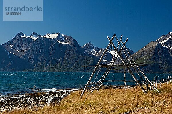 Fjord an der E6  Nordnorwegen