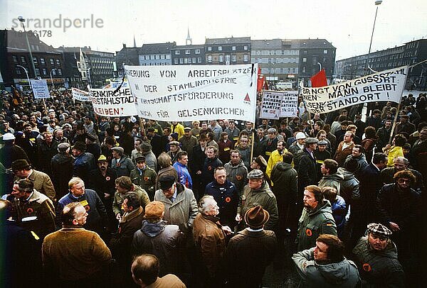 Gelsenkirchen. Protest der Stahlarbeiter für Sicherung ihrer Arbeitsplätze 1981-2