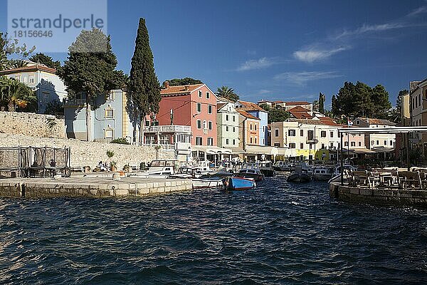 Hafen von Veli Losinj  Insel Cres  Kroatien  Kvarner Bucht  Adria  Kroatien  Europa