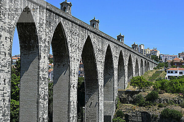 Das historische Aquädukt der Freien Wasser (Aguas Livres Aquädukt) aus dem 18. Jahrhundert  Lissabon  Portugal  Europa