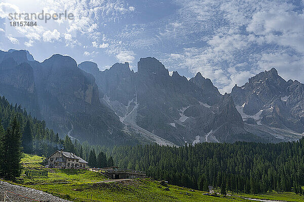 Berghütte Malga Venegiotta  Venegiatal  Park Pale di San Martino  Dolomiten  Trentino  Italien  Europa