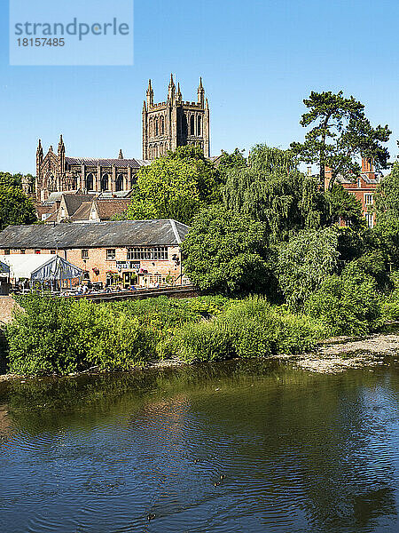 Kathedrale von Hereford und Fluss Wye  Hereford  Herefordshire  England  Vereinigtes Königreich  Europa