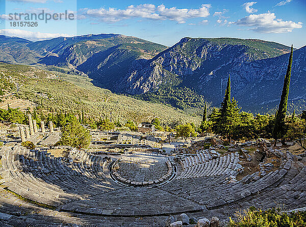Das antike Theater  Delphi  UNESCO-Weltkulturerbe  Phokis  Griechenland  Europa