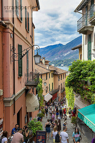 Straßenansicht  Bellagio  Comer See  Bezirk Como  Lombardei  Italienische Seen  Italien  Europa