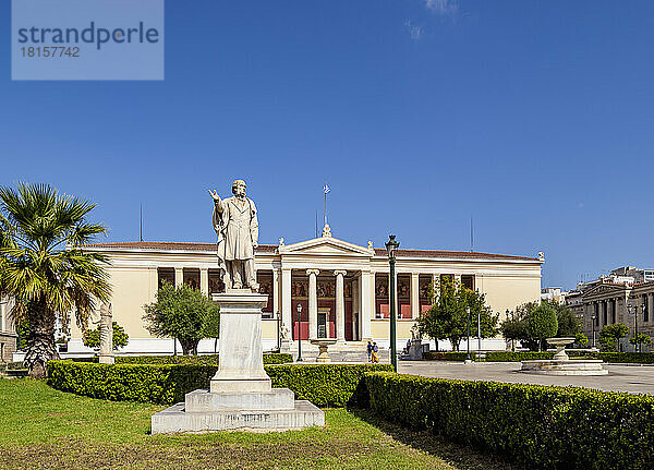 Statue von William Ewart Gladstone vor der Nationalen und Kapodistrianischen Universität von Athen  Athen  Attika  Griechenland  Europa