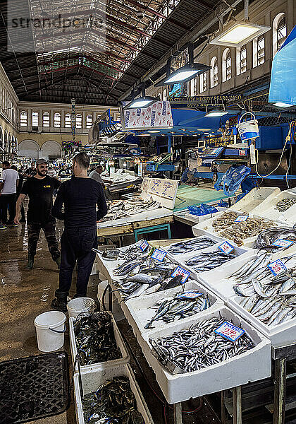 Fischstand auf dem zentralen städtischen Markt  Athen  Attika  Griechenland  Europa
