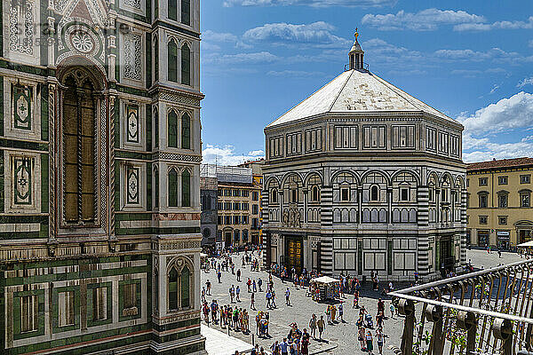 Kathedrale Santa Maria del Fiore (Duomo) und Baptisterium  Florenz  UNESCO-Weltkulturerbe  Toskana  Italien  Europa