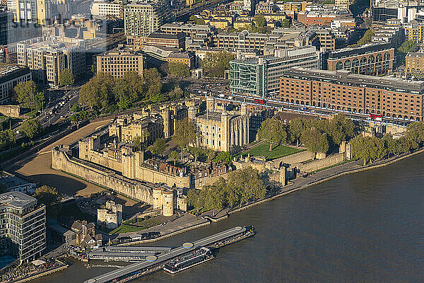 Großbritannien  England  London  erhöhte Ansicht des Tower of London