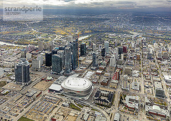 Luftaufnahme der Stadt Edmonton  Alberta  mit dem Stadtzentrum; Edmonton  Alberta  Kanada