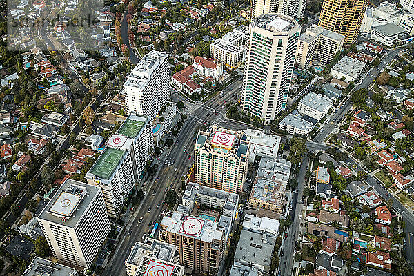 Luftaufnahme des Wilshire Boulevard in Los Angeles  Kalifornien  USA; Los Angeles  Kalifornien  Vereinigte Staaten von Amerika