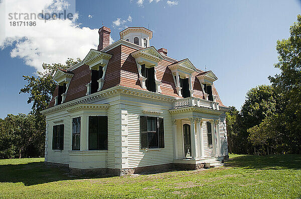 Zweites Haus im Empirestil des Walfangkapitäns Edward Penniman  erbaut 1868; Fort Hill  Eastham  Cape Cod  Massachusetts.