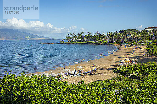 Wailea Beach  vor einem Luxushotel Resort  Wailea  Maui  Hawaii  USA; Wailea  Maui  Hawaii  Vereinigte Staaten von Amerika