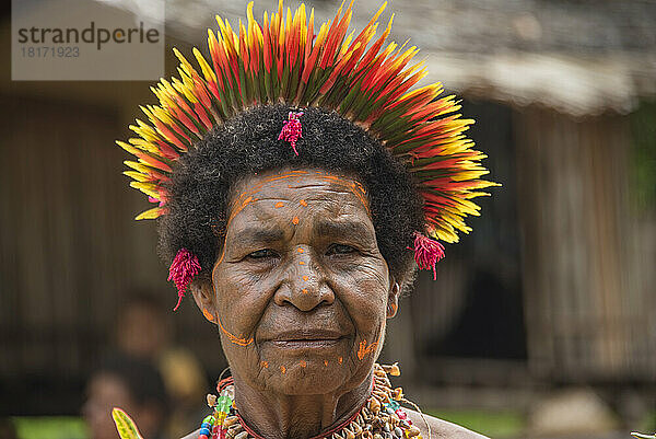 Papua-Neuguinea Mann vom Stamm der Yari Yari im Gebiet Kofure; Kofure  Bezirk Karafe  Papua-Neuguinea