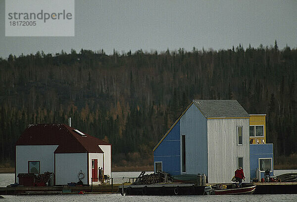 Hausboote auf dem Großen Sklavensee; Yellowknife  Nordwest-Territorien  Kanada