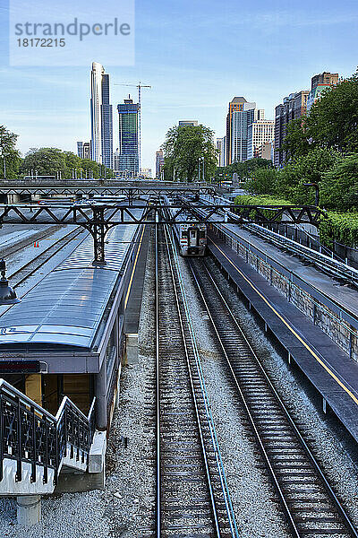 Van Buren Street Station und Metra Train  Chicago  Illinois  USA