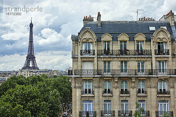 Eiffelturm und Gebäude  7. Arrondissement  Paris  Ile-de-France  Frankreich