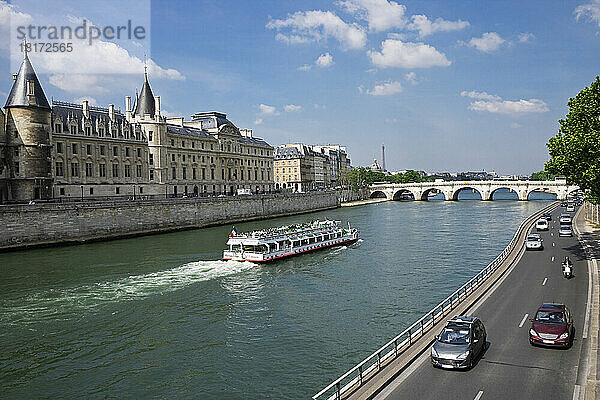 Die Seine und Pont Neuf  Palais de Justice und The Conciergerie  Paris  Ile-de-France  Frankreich
