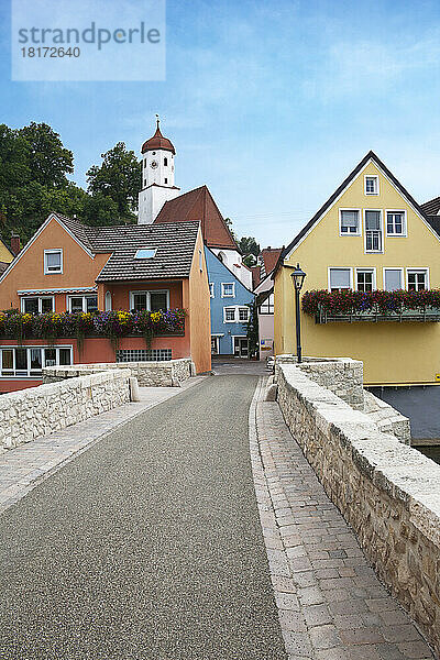 Brücke über den Fluss Wörnitz  Romantische Straße  Harburg  Donau-Ries  Bayern  Deutschland